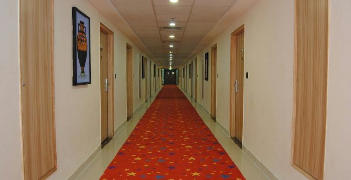 Xenious World Square Hotel Ghaziabad Bagian luar foto