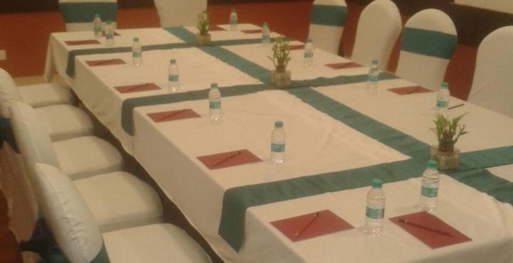 Xenious World Square Hotel Ghaziabad Bagian luar foto