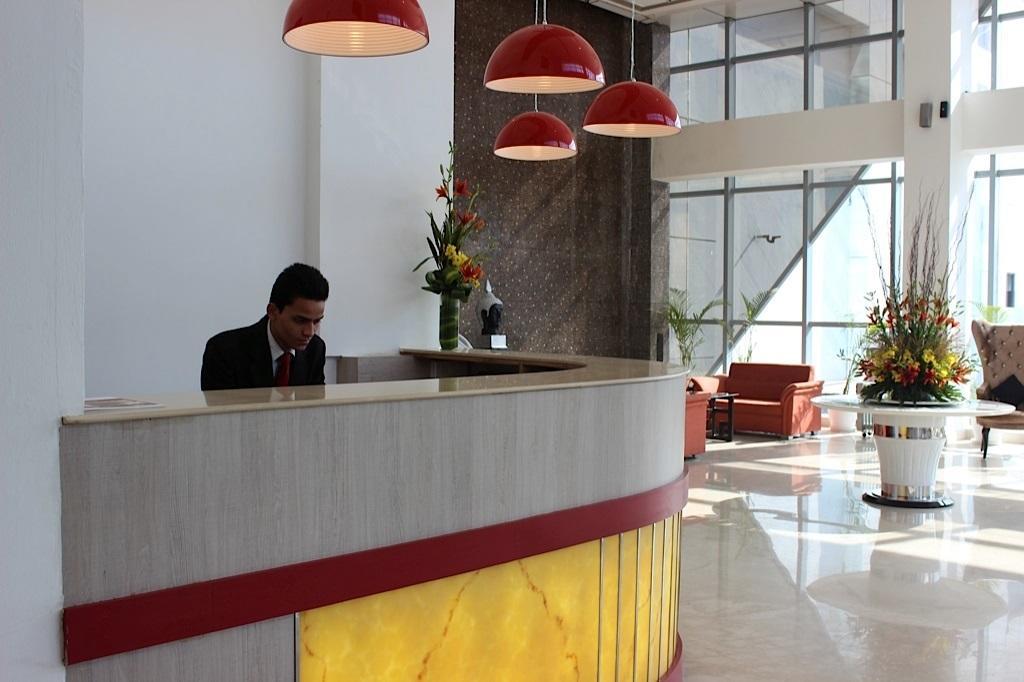 Xenious World Square Hotel Ghaziabad Bagian luar foto