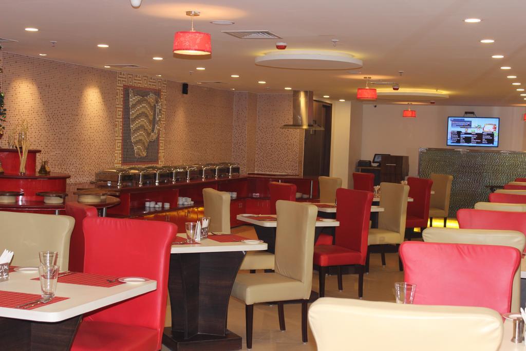 Xenious World Square Hotel Ghaziabad Bagian luar foto