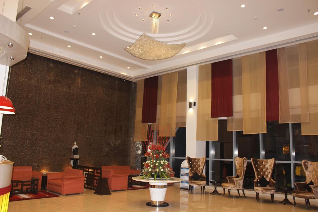 Xenious World Square Hotel Ghaziabad Bagian luar foto