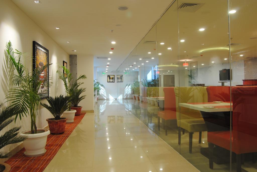 Xenious World Square Hotel Ghaziabad Bagian luar foto