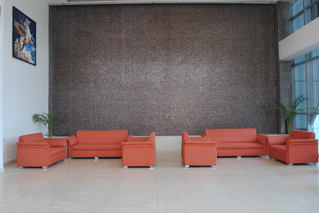 Xenious World Square Hotel Ghaziabad Bagian luar foto