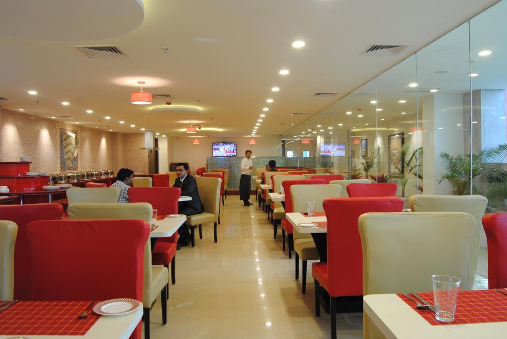 Xenious World Square Hotel Ghaziabad Bagian luar foto